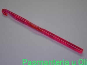 Szydełko plastikowe do wełny 8mm 15cm  Opus 
